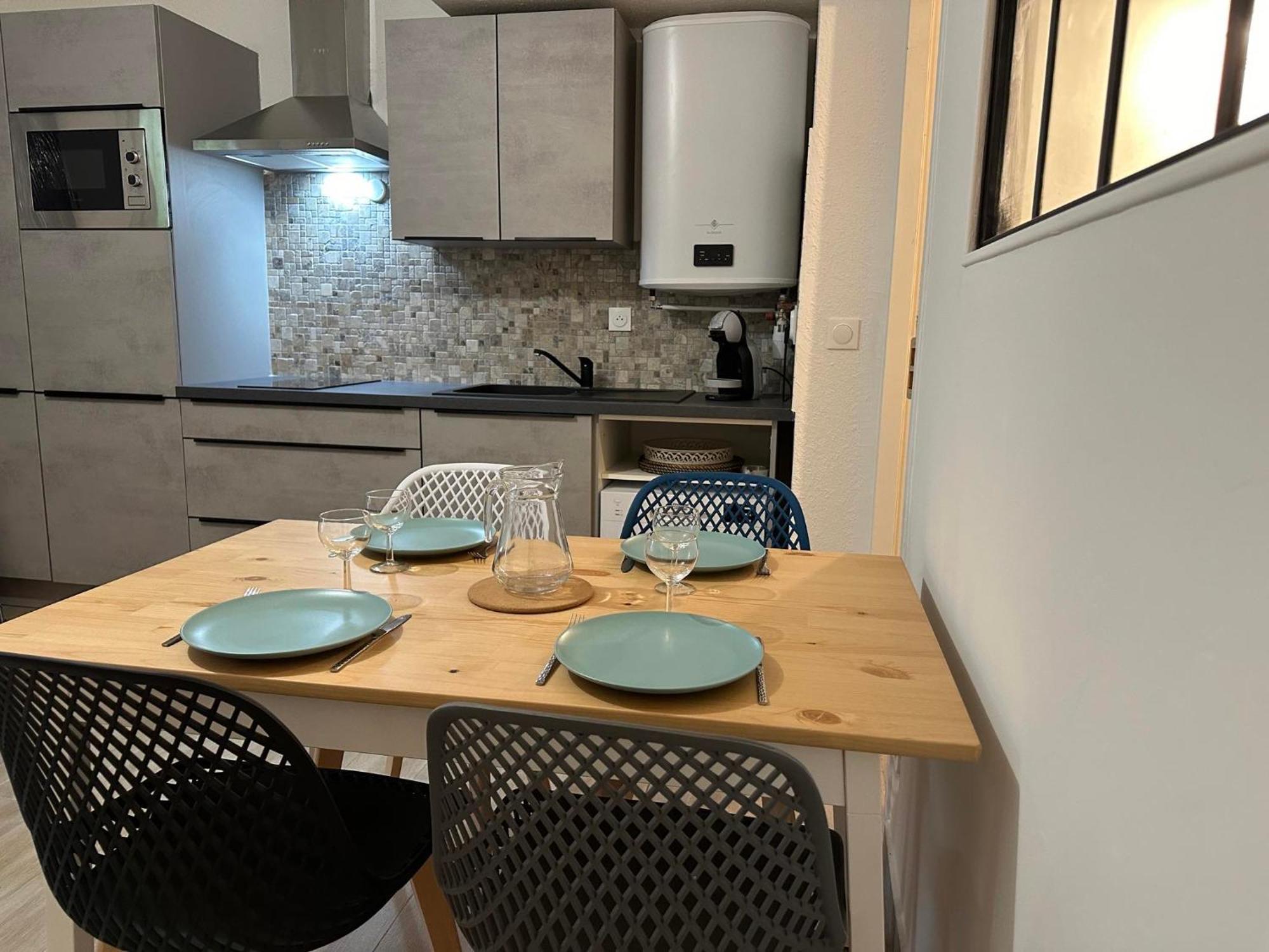 Appartement Climatise Avec Chambre Et Parking Privatif Locations Vld Camargue Сент-Марі-де-ла-Мер Екстер'єр фото