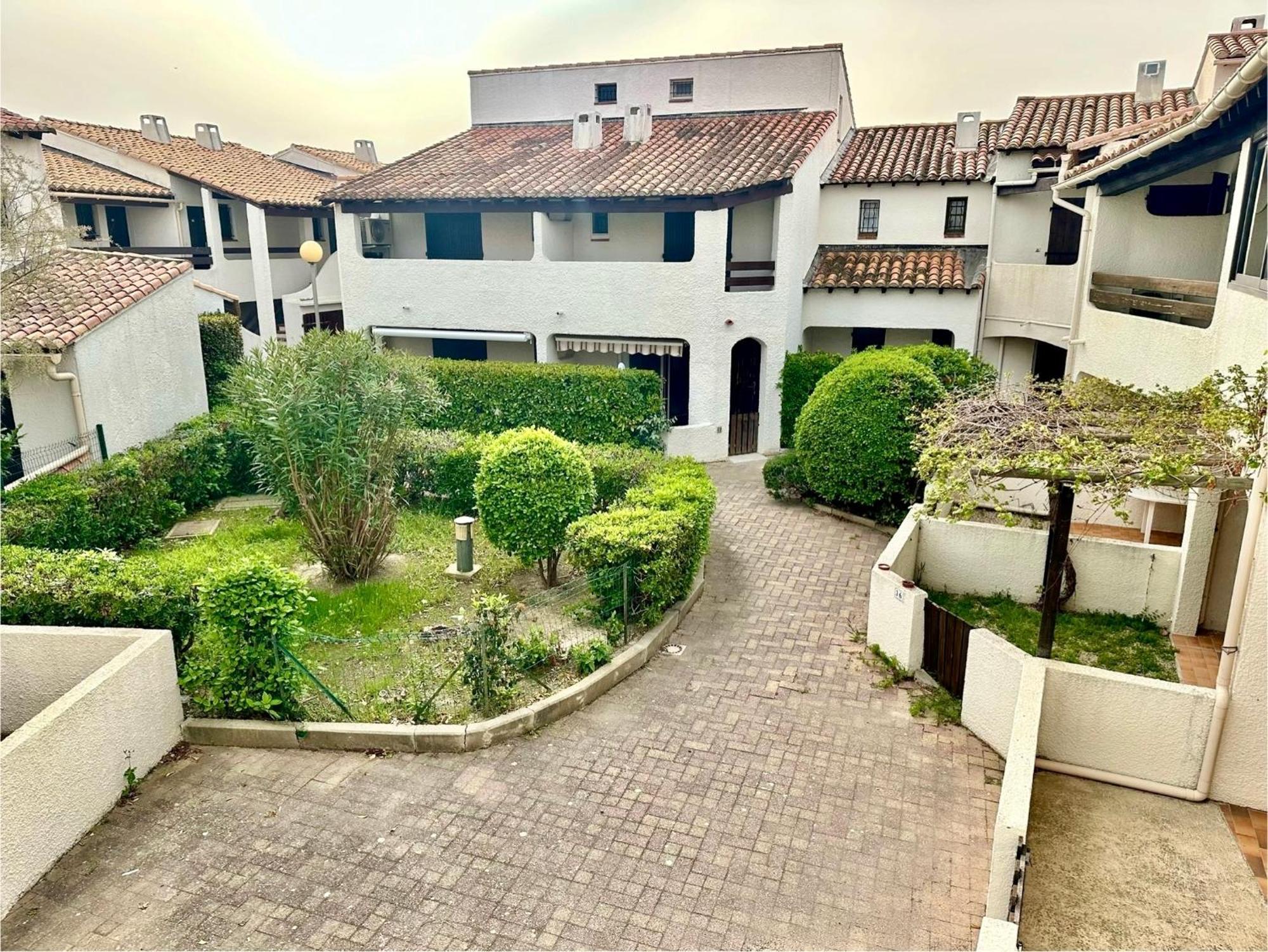 Appartement Climatise Avec Chambre Et Parking Privatif Locations Vld Camargue Сент-Марі-де-ла-Мер Екстер'єр фото