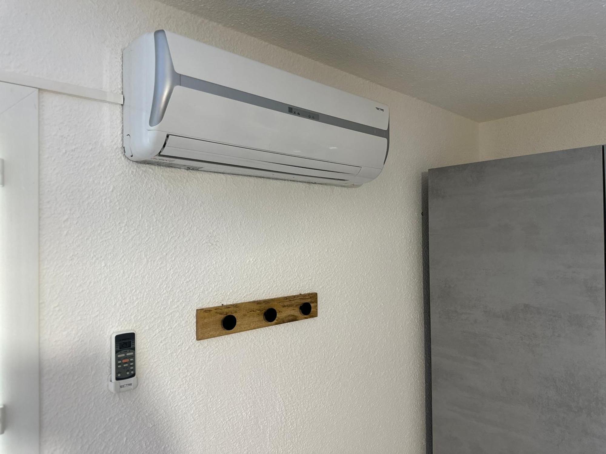 Appartement Climatise Avec Chambre Et Parking Privatif Locations Vld Camargue Сент-Марі-де-ла-Мер Екстер'єр фото