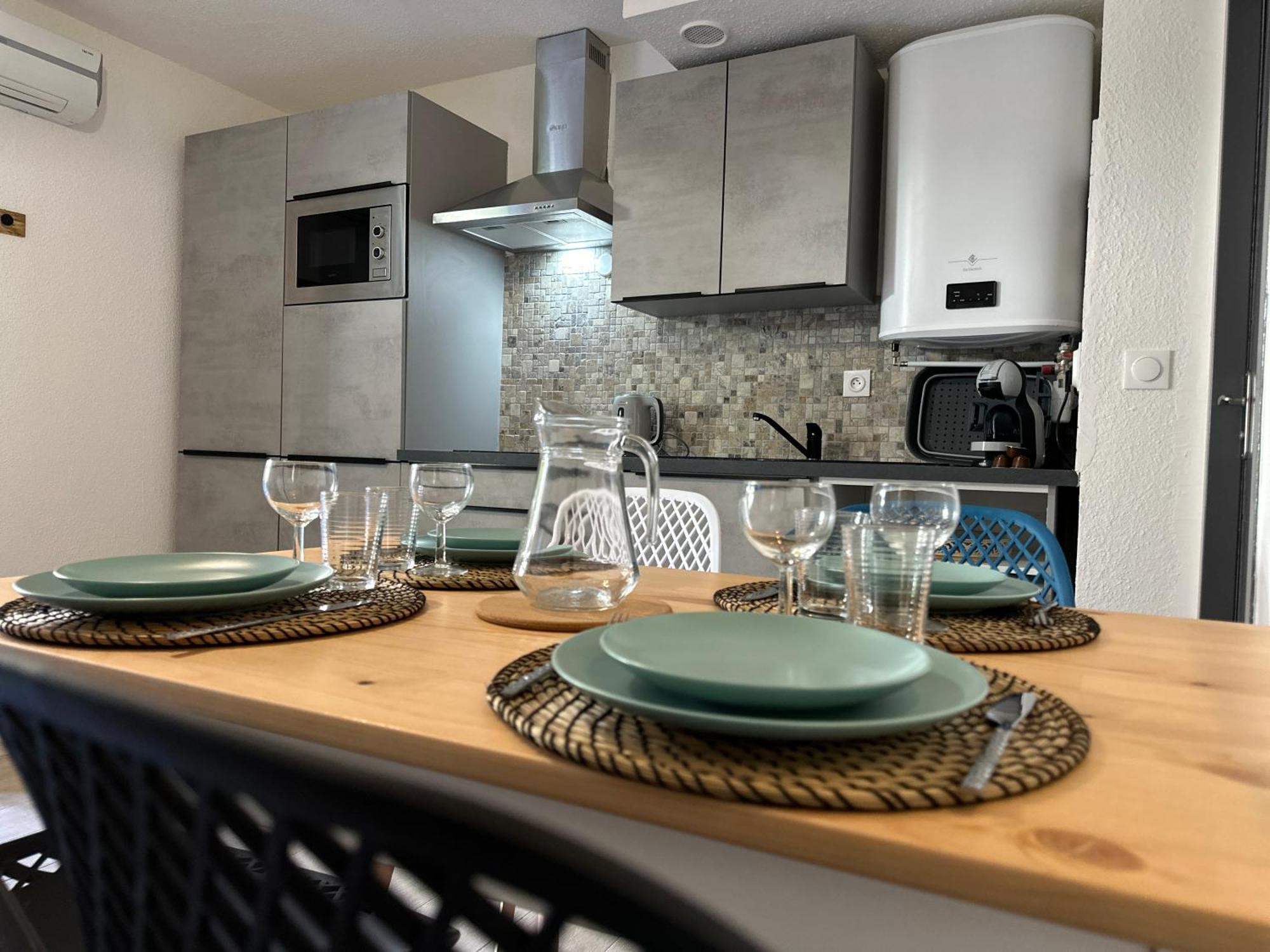 Appartement Climatise Avec Chambre Et Parking Privatif Locations Vld Camargue Сент-Марі-де-ла-Мер Екстер'єр фото