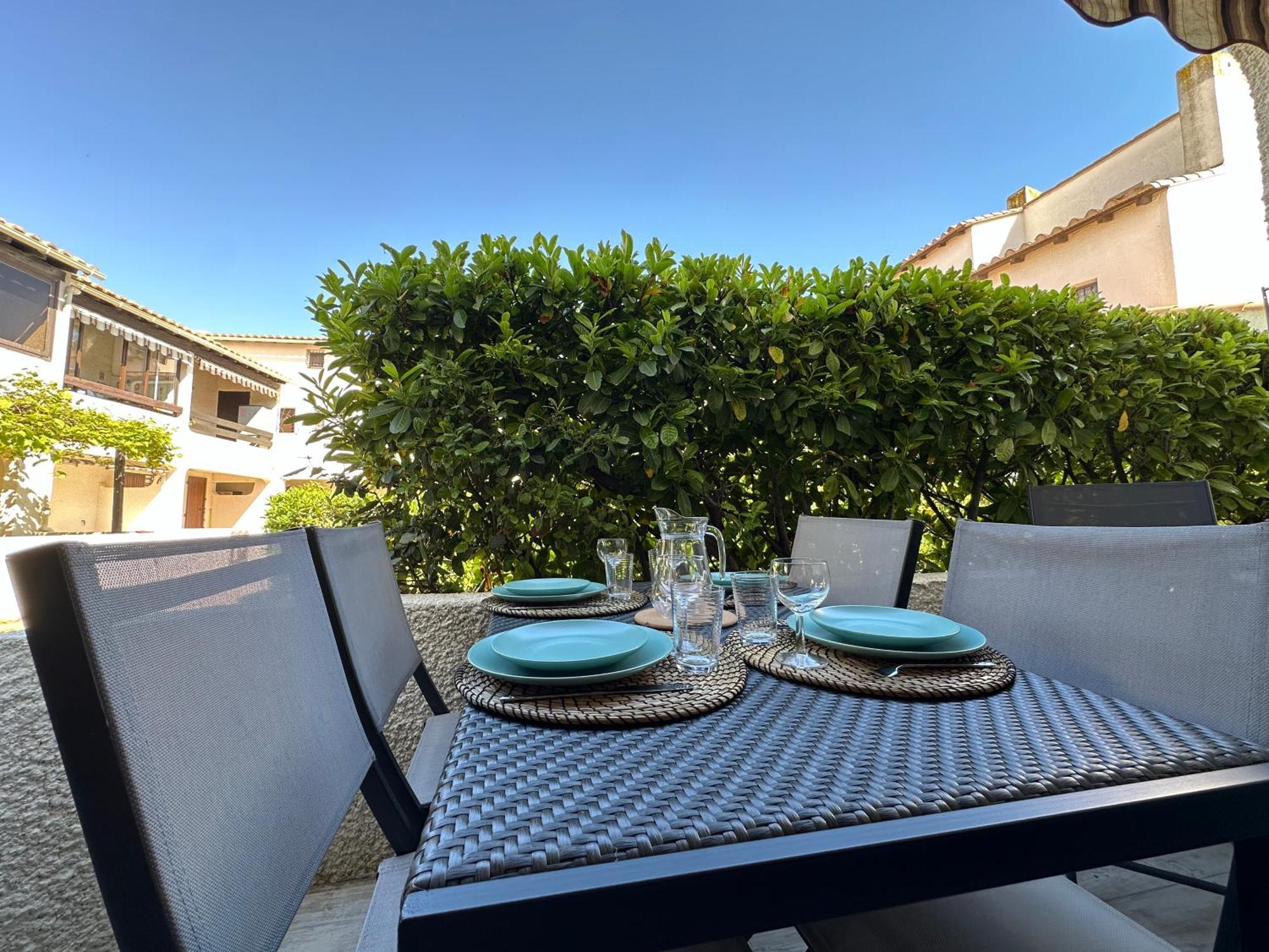 Appartement Climatise Avec Chambre Et Parking Privatif Locations Vld Camargue Сент-Марі-де-ла-Мер Екстер'єр фото
